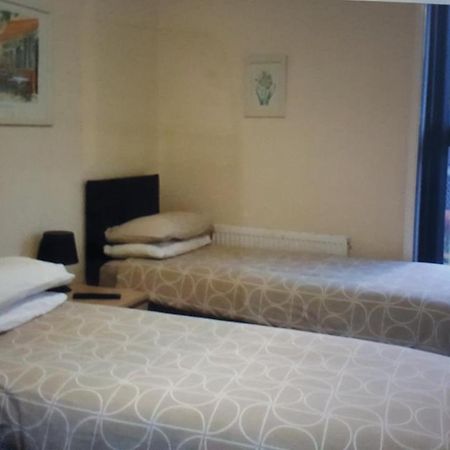 Kings Arms Hotel Farnworth Екстериор снимка