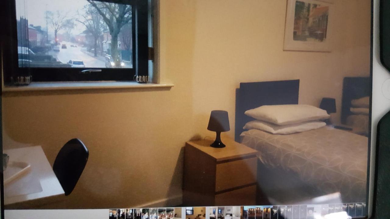 Kings Arms Hotel Farnworth Екстериор снимка