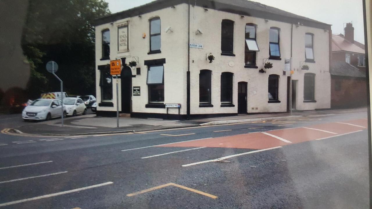 Kings Arms Hotel Farnworth Екстериор снимка